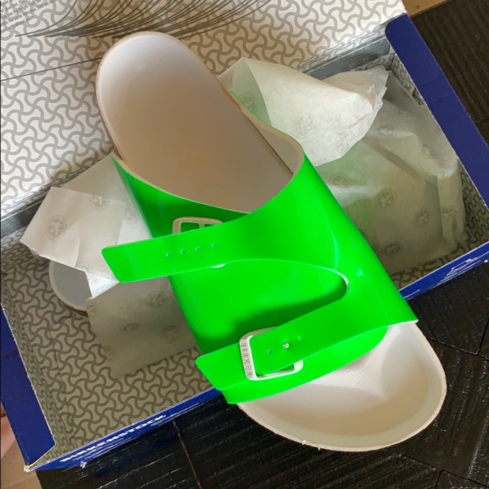 New- Men’s neon green Size 44 Birkenstock sandal - Picture 6 of 7